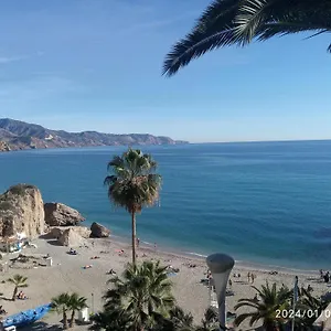 apartamento-con-vistas-al-mar-centro-de.hotelsinnerja.org/
